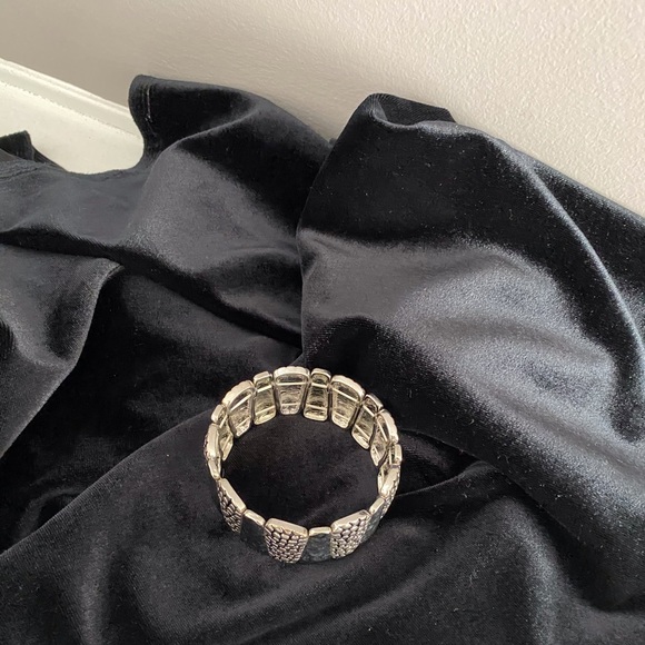 Stretch Bracelet 🌺 2 for 20🌷 - Picture 3 of 3